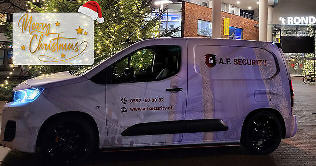 Beveiliger met kerst, dienstbaar tijdens de feestdagen Beveiligingsbedrijf A.F. Security Winschoten